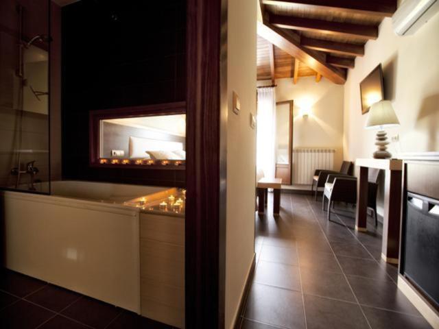 Hotel & Spa Villa De Mestas Местас-дель-Кон Экстерьер фото